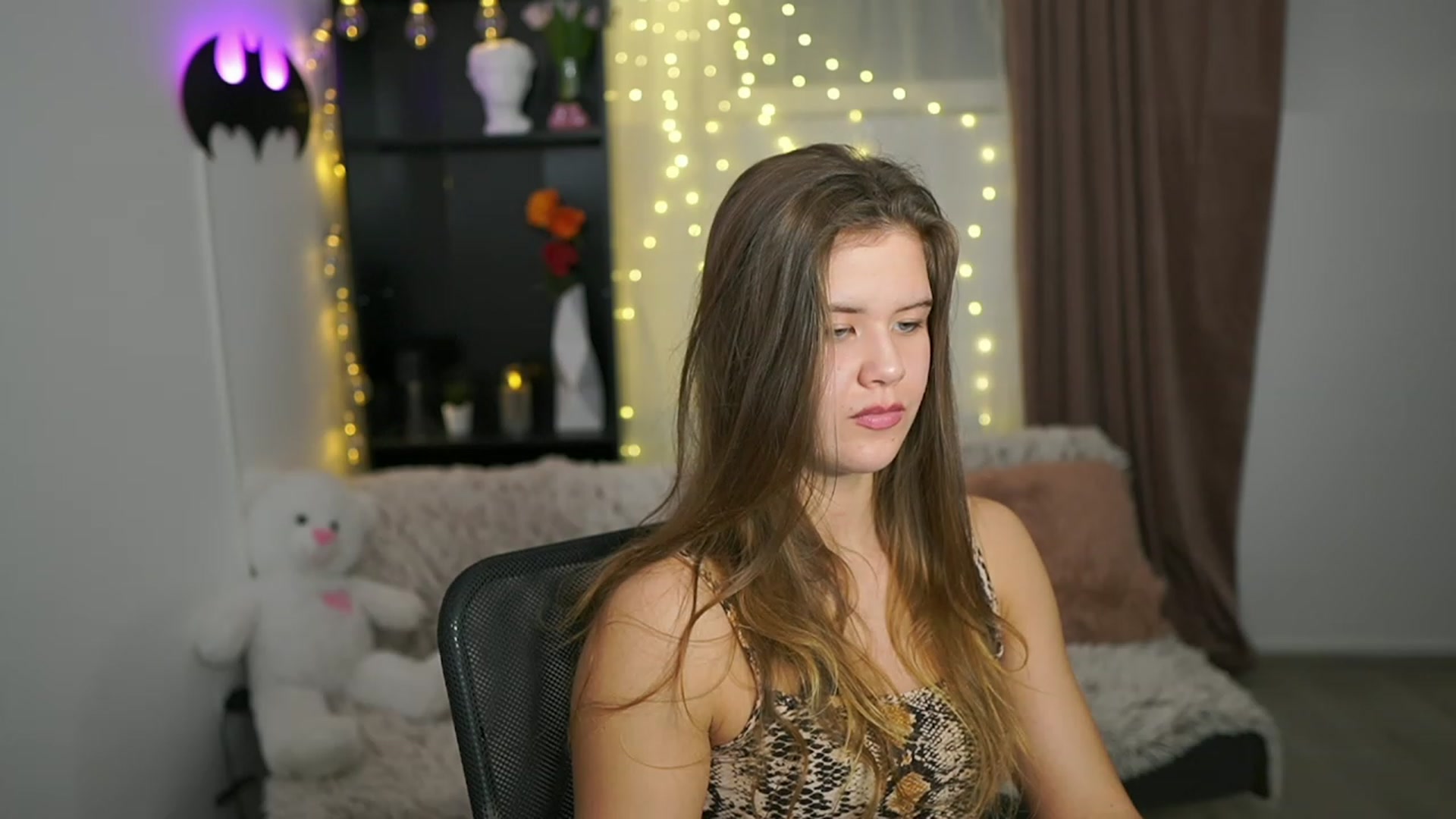 Gallery image thumbnail from Alaina__Fox's myfreecams stream on, 02/27/2024, 21:16 image 7 of 20