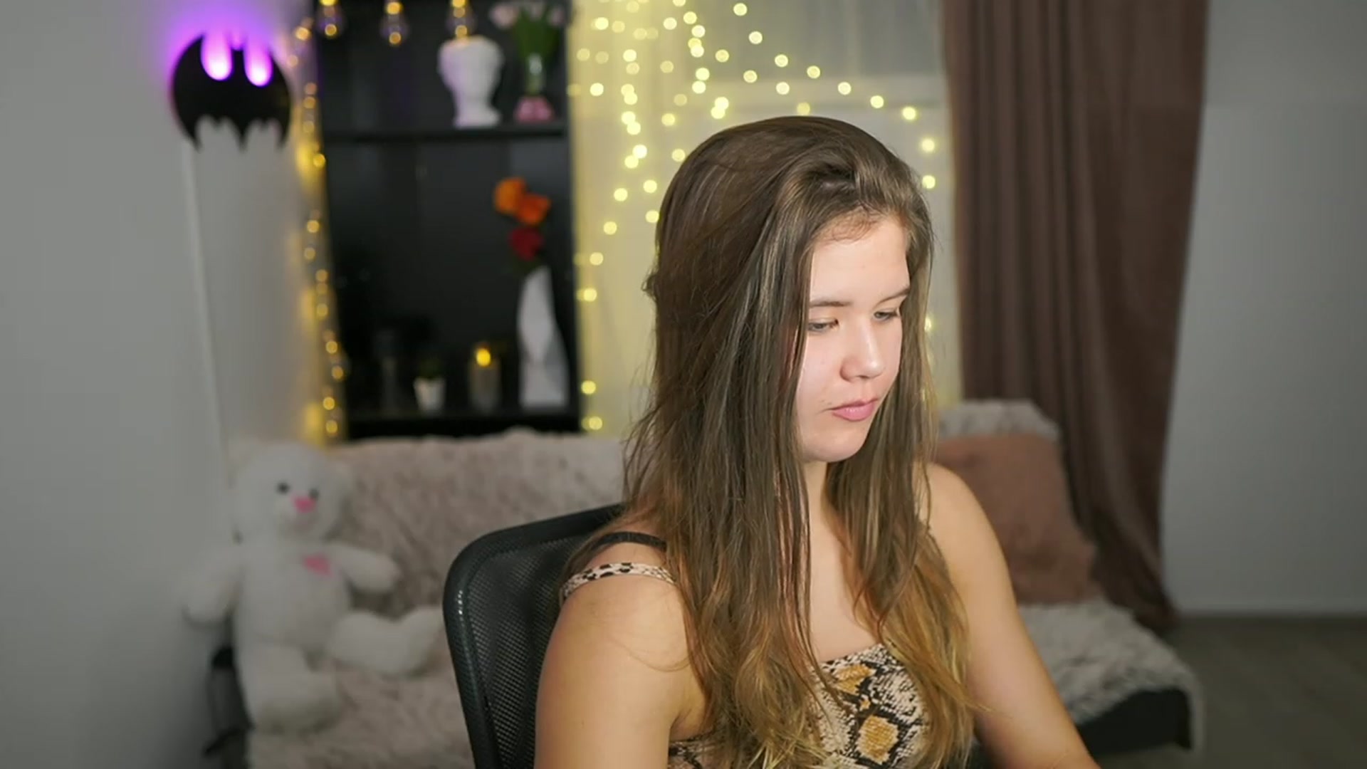 Gallery image thumbnail from Alaina__Fox's myfreecams stream on, 02/27/2024, 21:16 image 20 of 20