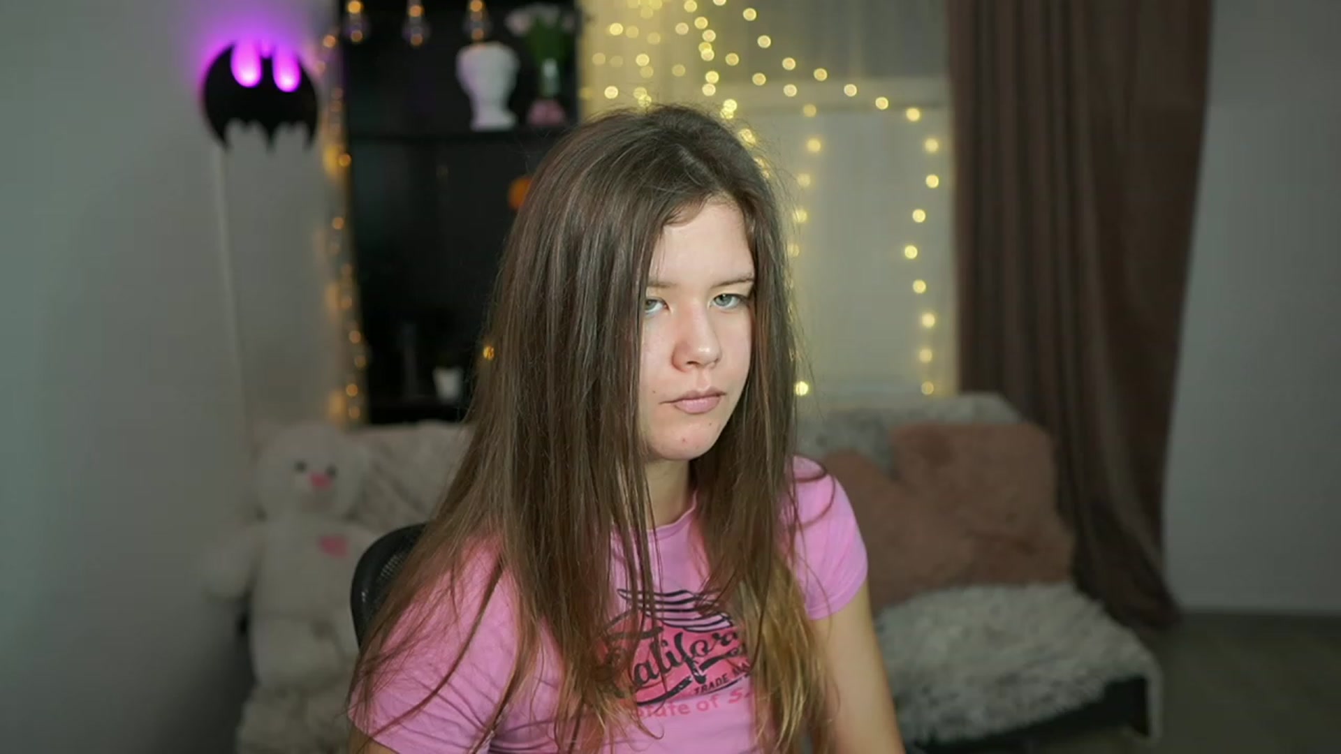 Gallery image thumbnail from Alaina__Fox's myfreecams stream on, 03/02/2024, 16:48 image 18 of 20
