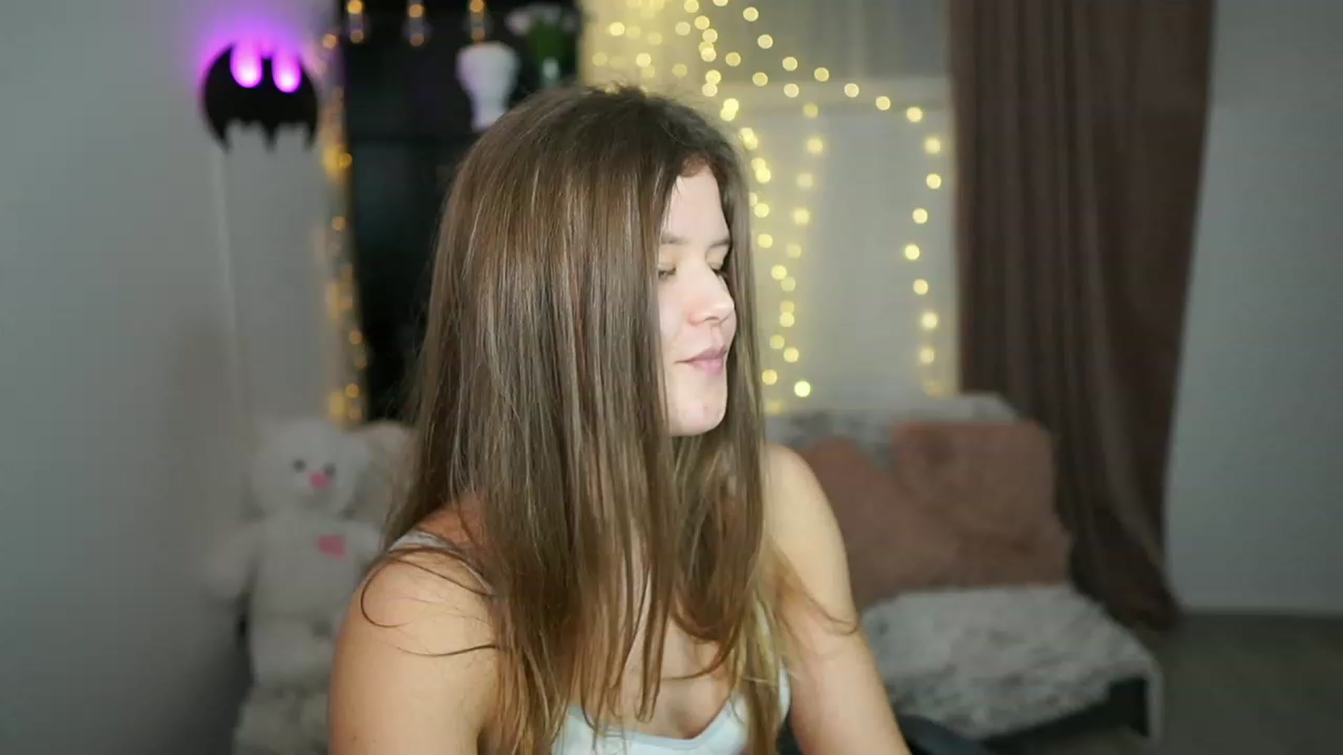 Gallery image thumbnail from Alaina__Fox's myfreecams stream on, 03/02/2024, 16:48 image 9 of 20