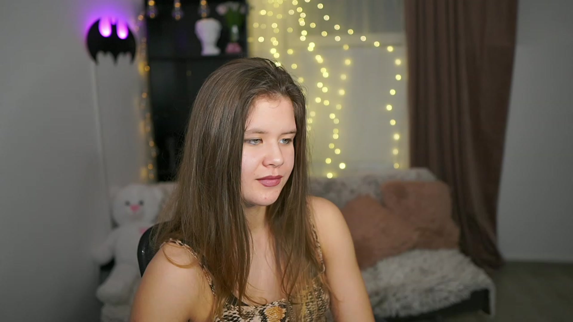 Gallery image thumbnail from Alaina__Fox's myfreecams stream on, 03/03/2024, 12:31 image 11 of 20