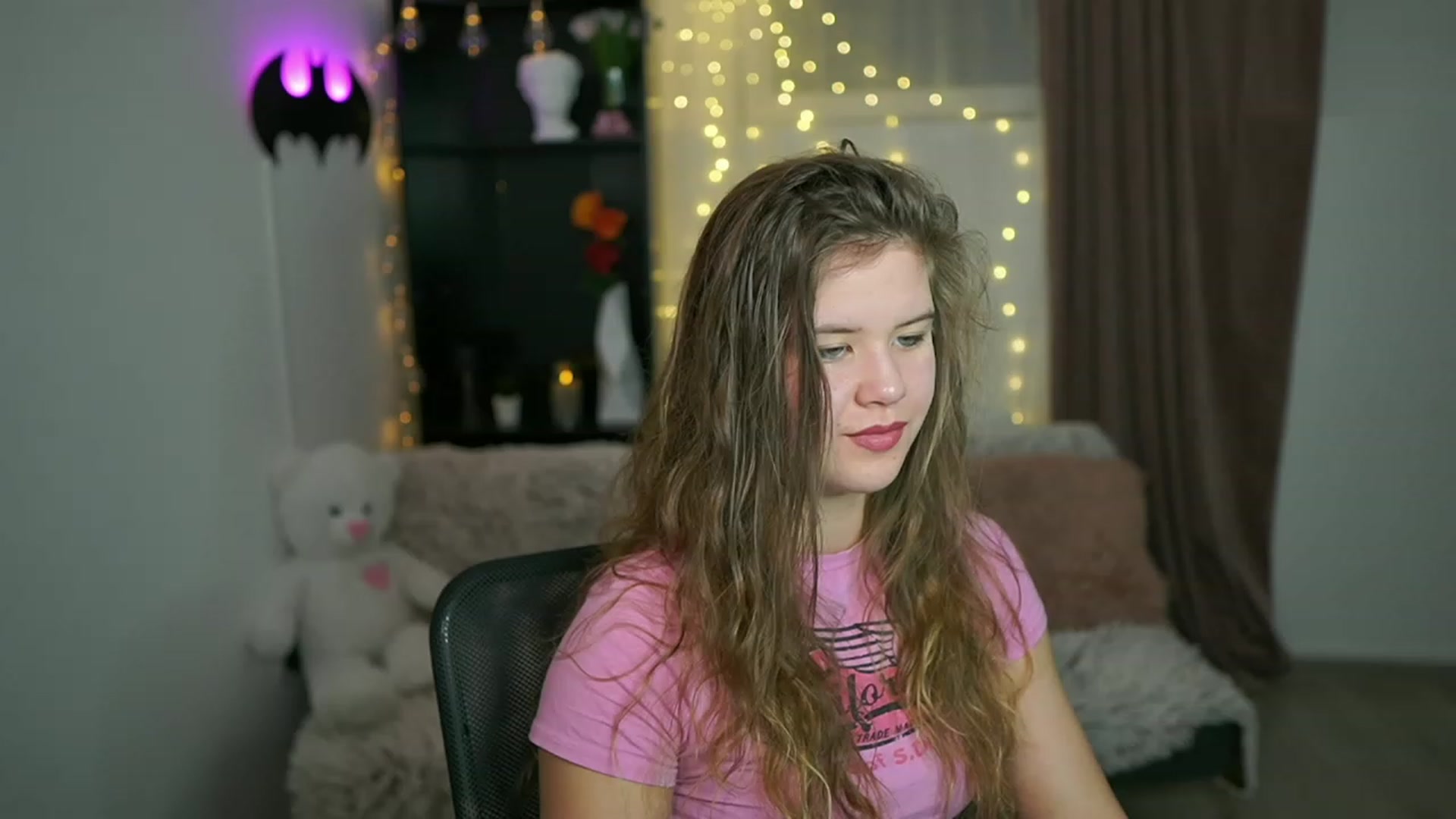 Gallery image thumbnail from Alaina__Fox's myfreecams stream on, 03/05/2024, 19:30 image 7 of 20