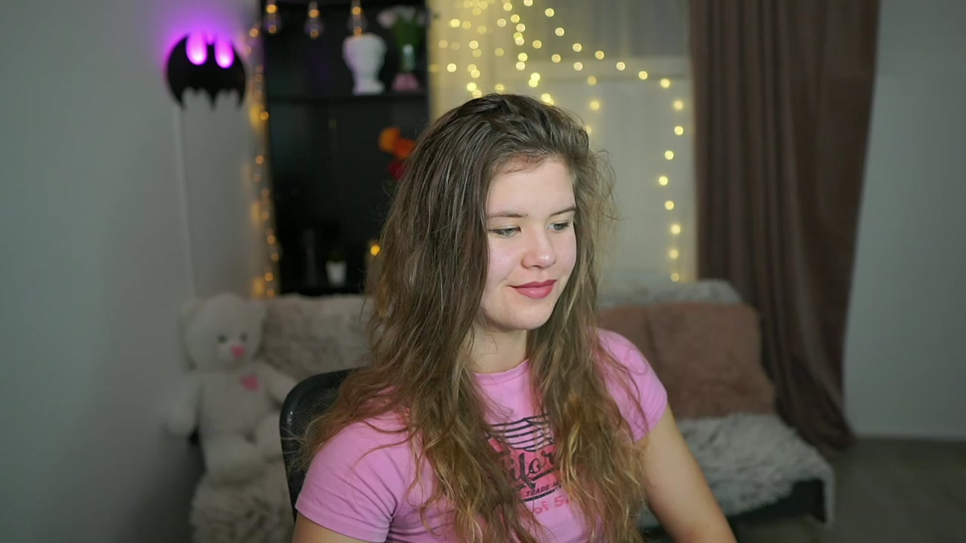 Gallery image thumbnail from Alaina__Fox's myfreecams stream on, 03/05/2024, 19:30 image 5 of 20