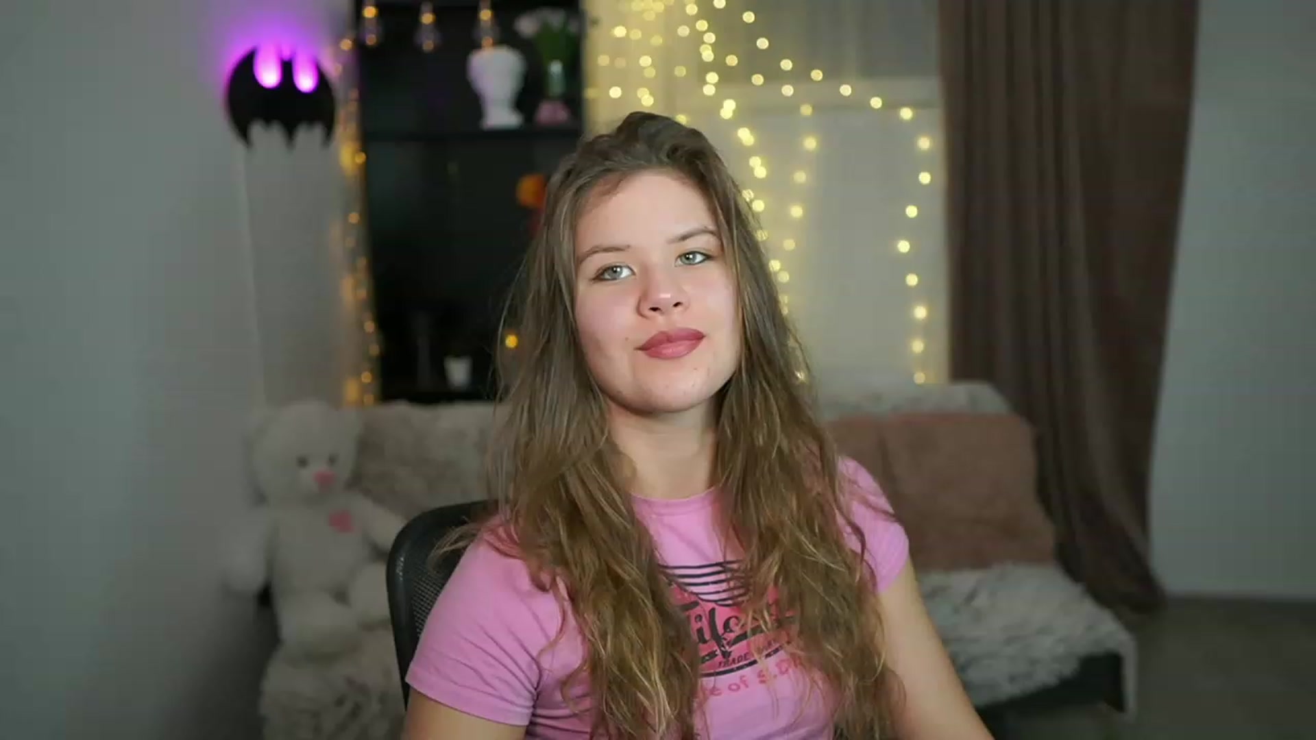 Gallery image thumbnail from Alaina__Fox's myfreecams stream on, 03/05/2024, 19:30 image 3 of 20