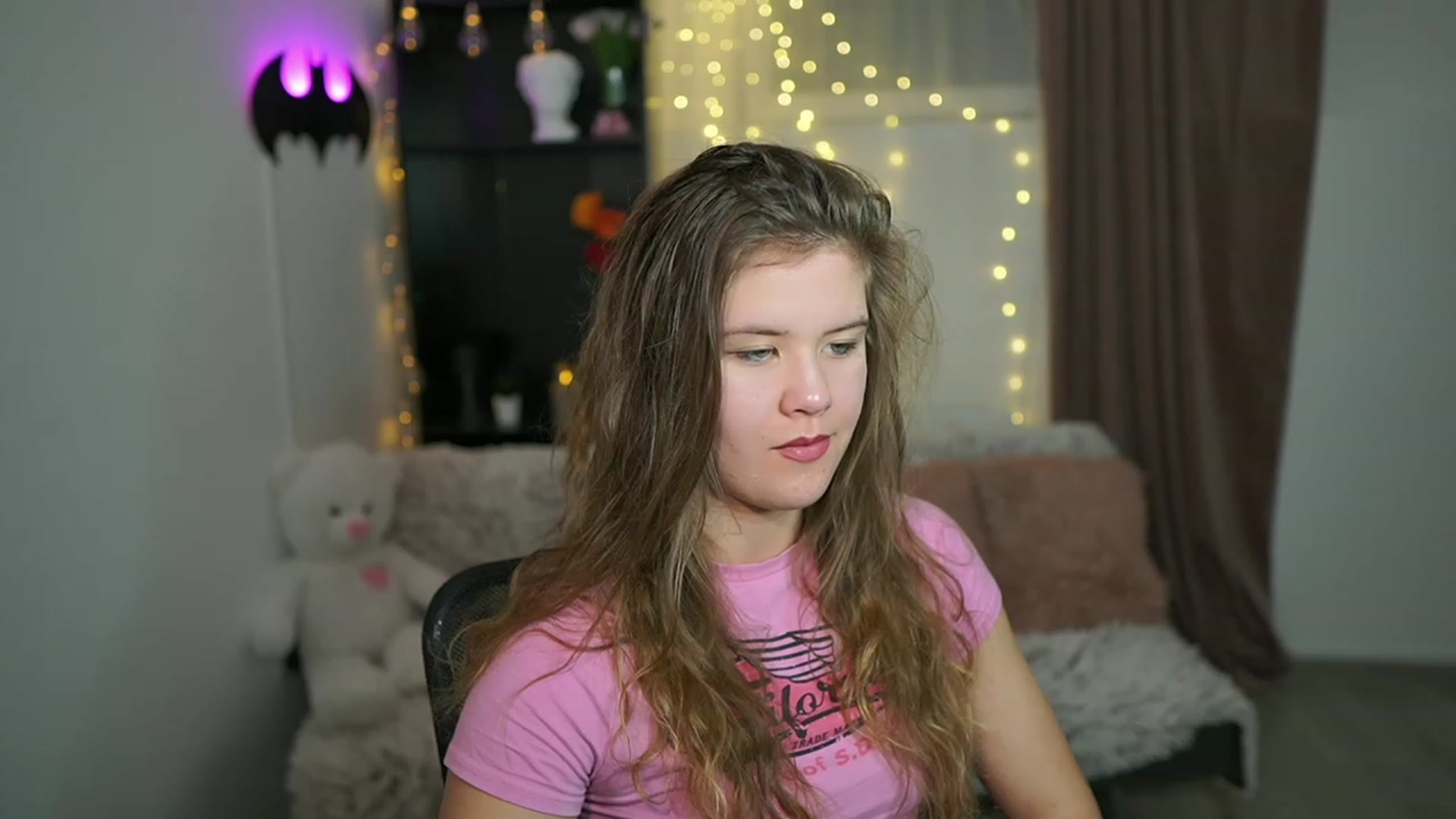 Gallery image thumbnail from Alaina__Fox's myfreecams stream on, 03/05/2024, 19:30 image 4 of 20