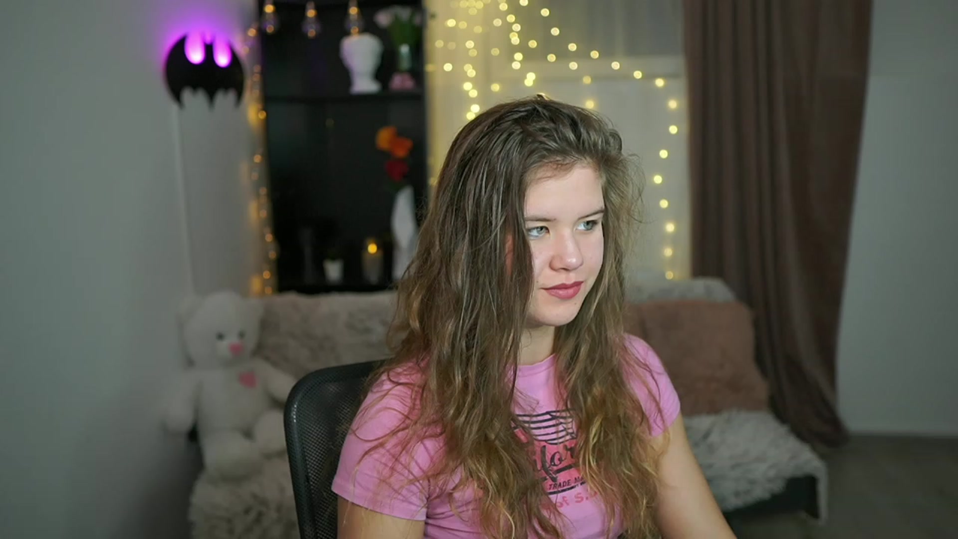 Gallery image thumbnail from Alaina__Fox's myfreecams stream on, 03/05/2024, 19:30 image 6 of 20