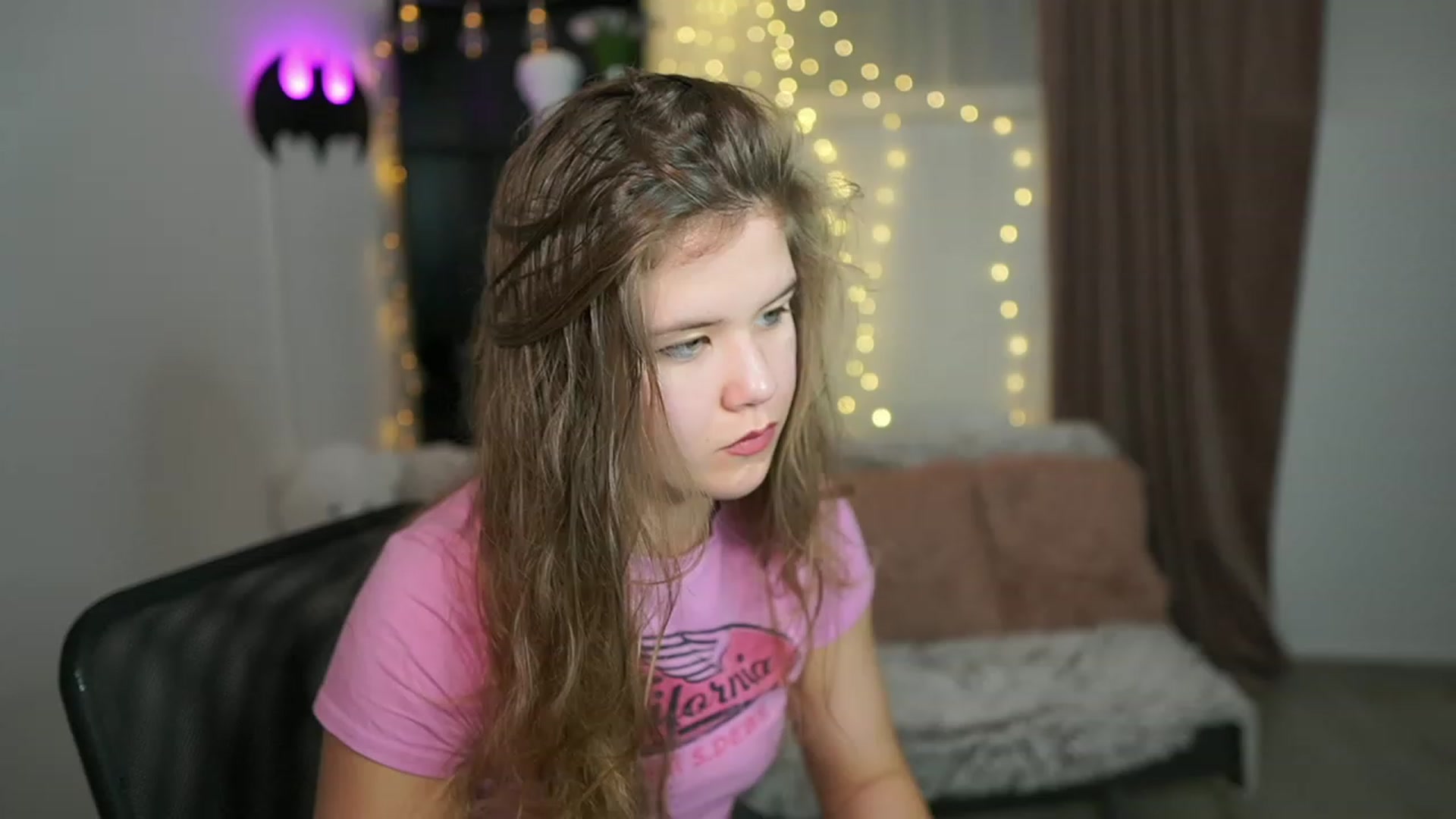 Gallery image thumbnail from Alaina__Fox's myfreecams stream on, 03/05/2024, 19:30 image 1 of 20