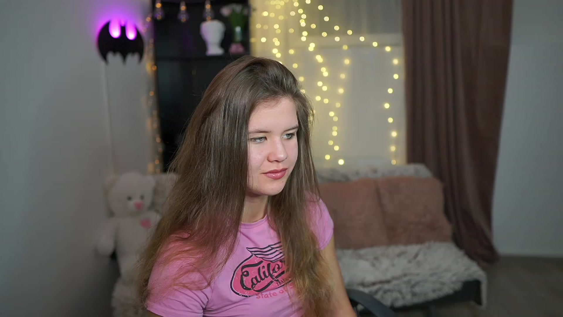 Gallery image thumbnail from Alaina__Fox's myfreecams stream on, 03/05/2024, 23:47 image 4 of 20
