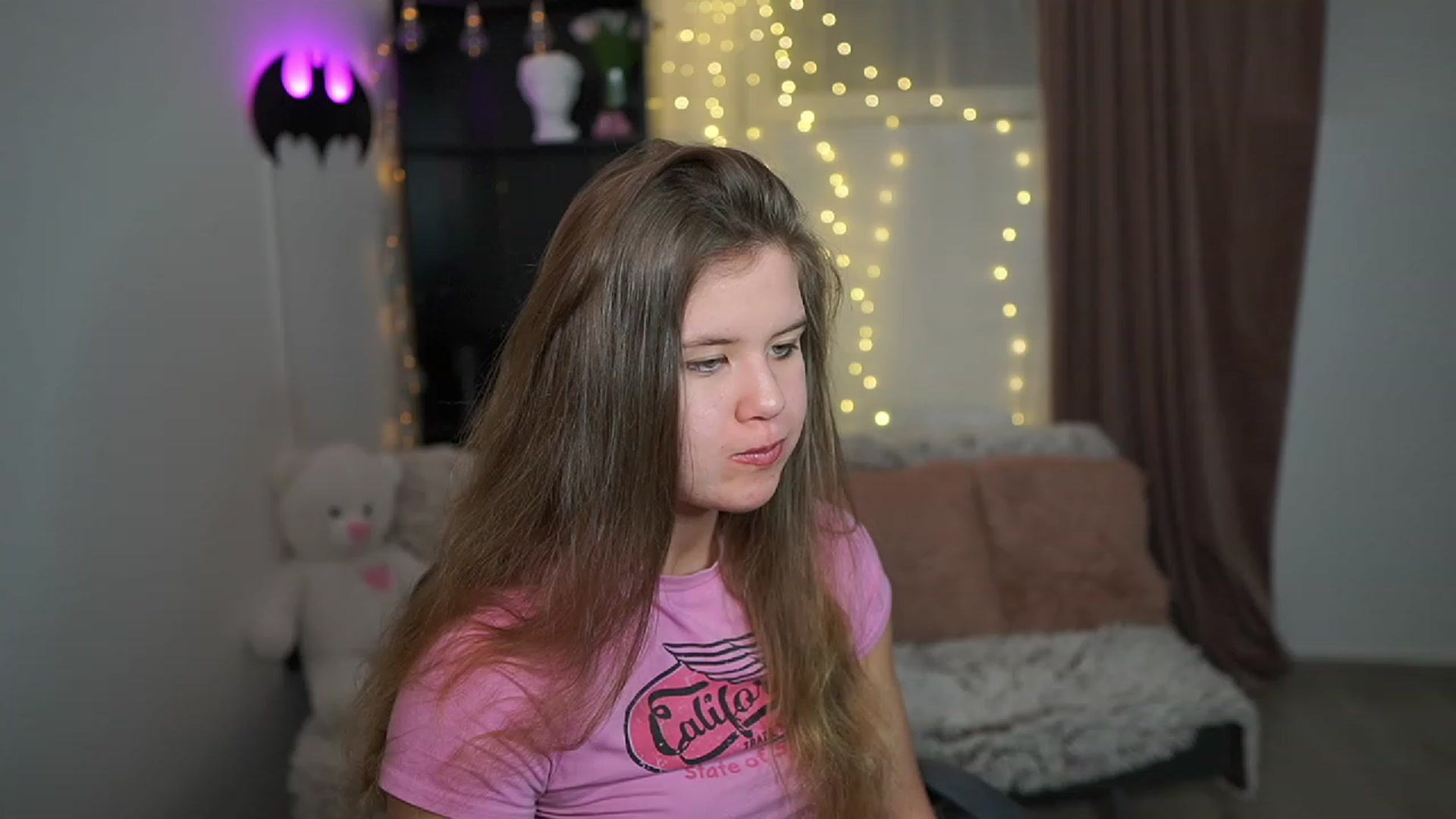 Gallery image thumbnail from Alaina__Fox's myfreecams stream on, 03/05/2024, 23:47 image 5 of 20