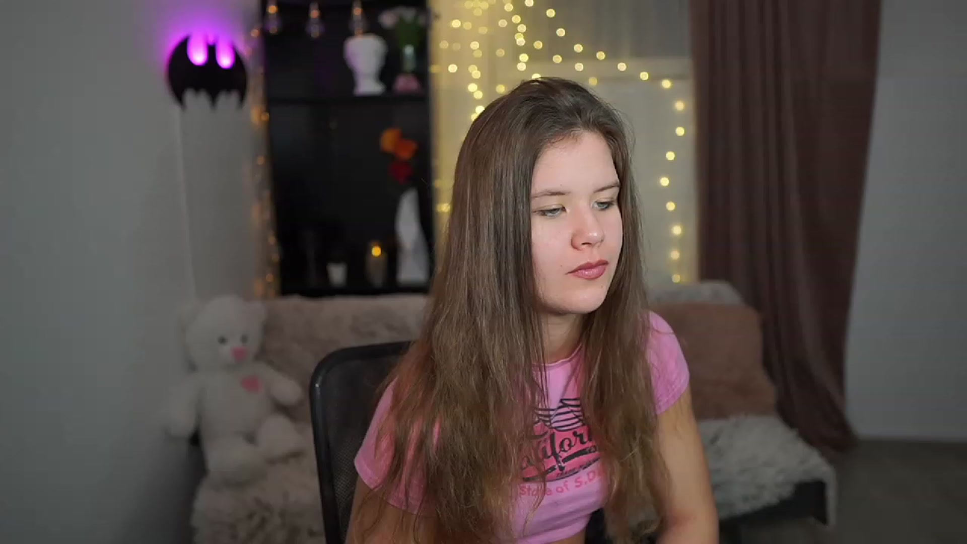 Gallery image thumbnail from Alaina__Fox's myfreecams stream on, 03/05/2024, 23:47 image 16 of 20