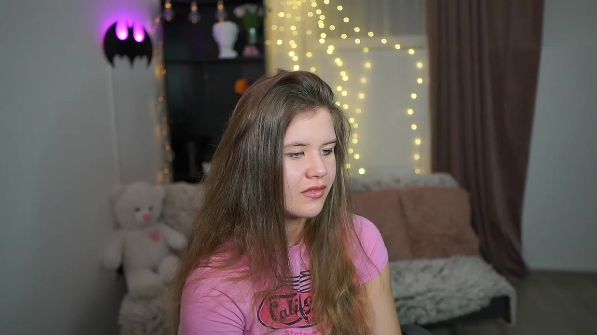 Gallery image thumbnail from Alaina__Fox's myfreecams stream on, 03/05/2024, 23:47 image 8 of 20