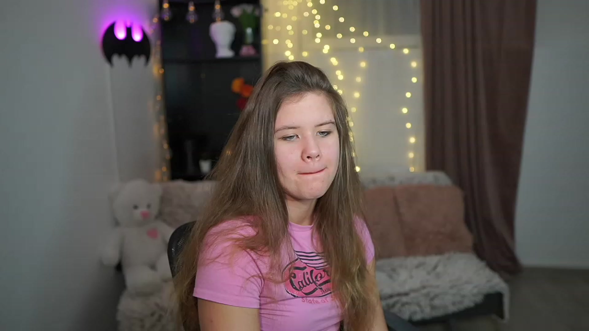 Gallery image thumbnail from Alaina__Fox's myfreecams stream on, 03/05/2024, 23:47 image 7 of 20