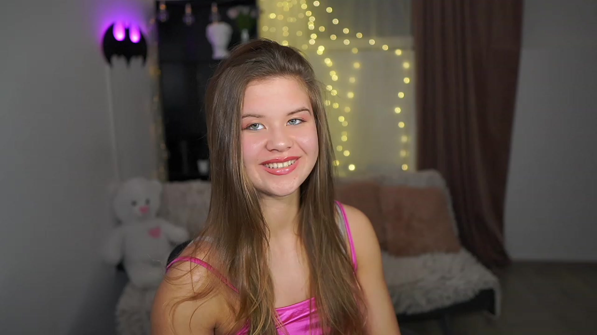 Gallery image thumbnail from Alaina__Fox's myfreecams stream on, 03/13/2024, 24:25 image 20 of 20