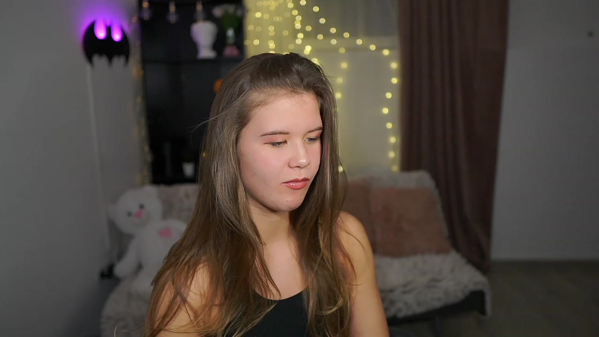 Gallery image thumbnail from Alaina__Fox's myfreecams stream on, 03/14/2024, 22:19 image 11 of 20