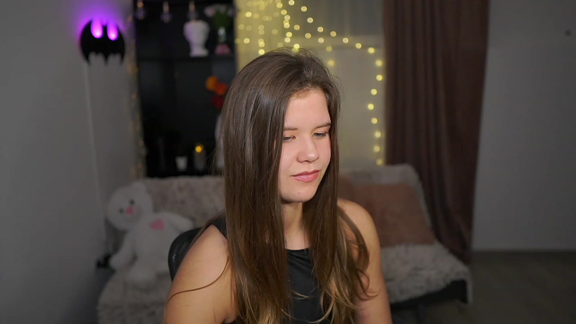 Gallery image thumbnail from Alaina__Fox's myfreecams stream on, 03/14/2024, 22:55 image 2 of 20