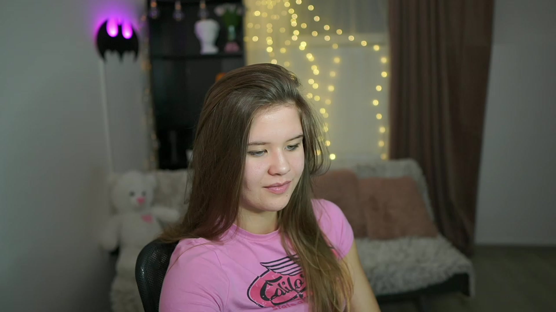 Gallery image thumbnail from Alaina__Fox's myfreecams stream on, 03/17/2024, 16:46 image 20 of 20