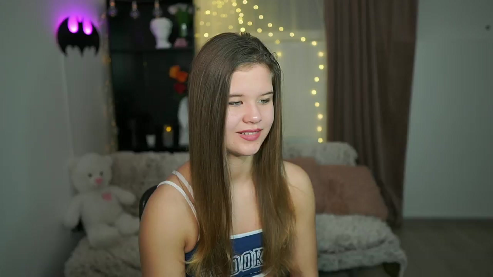 Gallery image thumbnail from Alaina__Fox's myfreecams stream on, 03/24/2024, 09:59 image 16 of 20