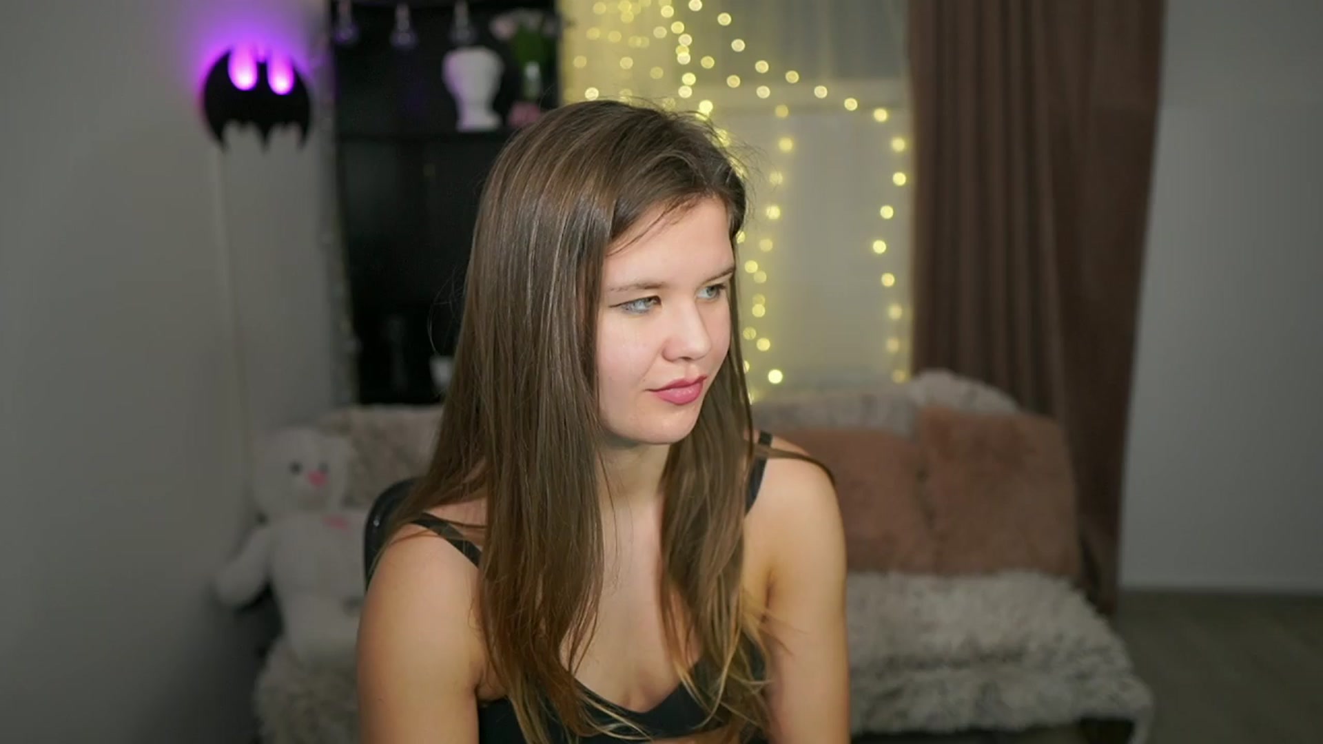 Gallery image thumbnail from Alaina__Fox's myfreecams stream on, 03/28/2024, 13:14 image 5 of 20