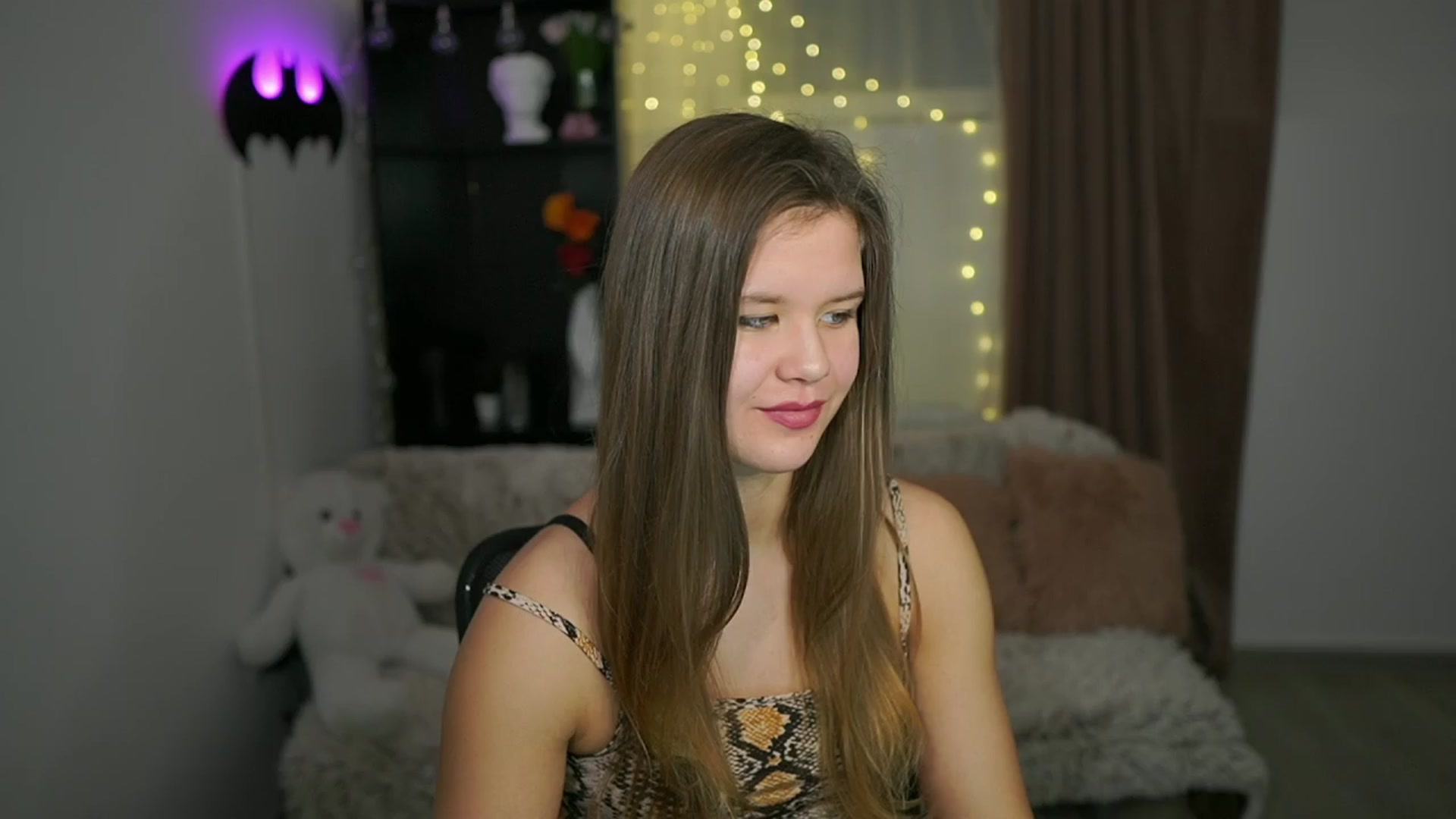 Gallery image thumbnail from Alaina__Fox's myfreecams stream on, 03/28/2024, 13:14 image 19 of 20