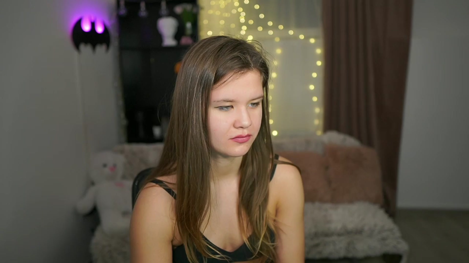Gallery image thumbnail from Alaina__Fox's myfreecams stream on, 03/28/2024, 13:14 image 4 of 20