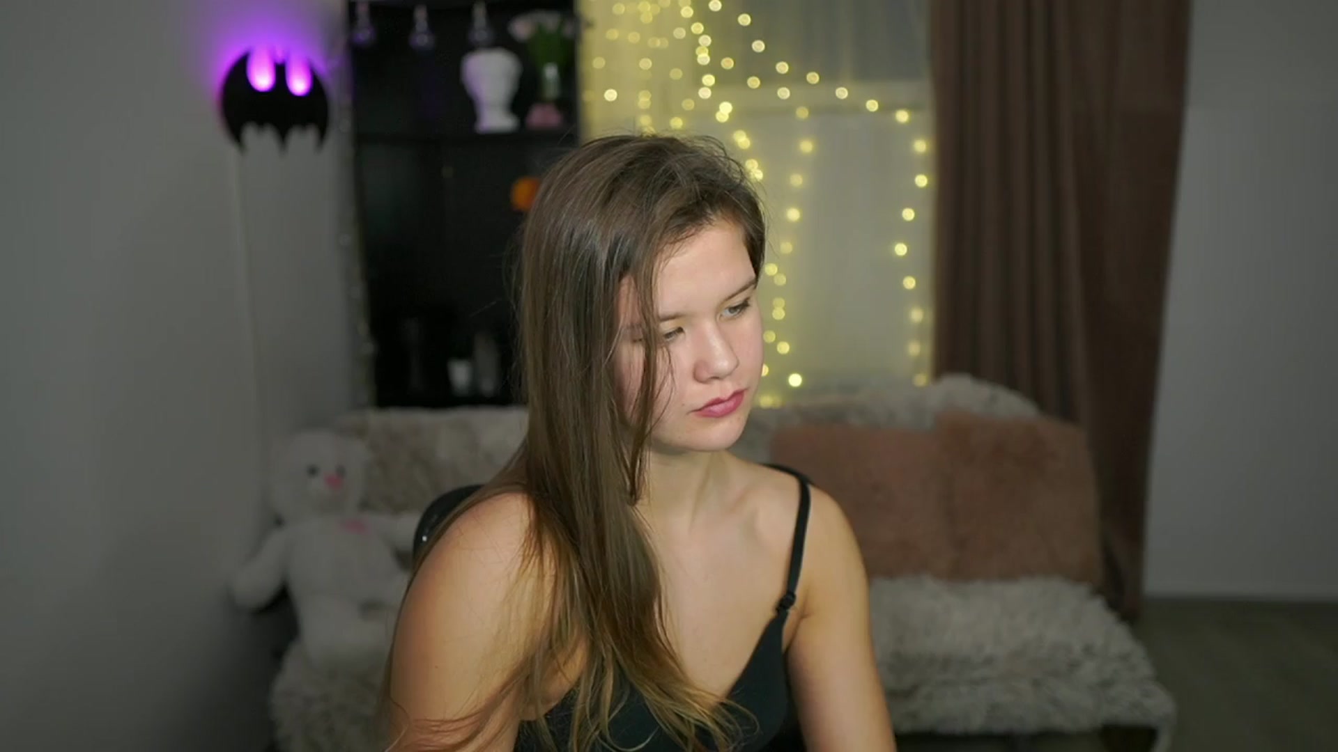 Gallery image thumbnail from Alaina__Fox's myfreecams stream on, 03/28/2024, 13:55 image 13 of 20