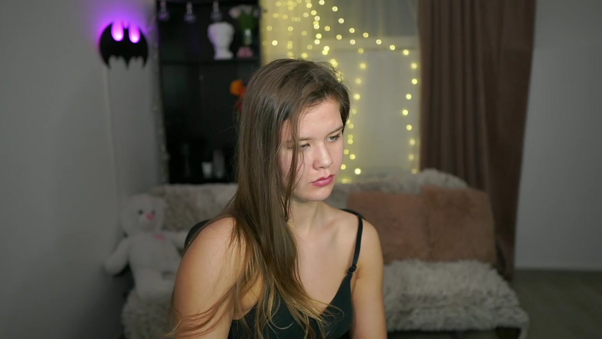 Gallery image thumbnail from Alaina__Fox's myfreecams stream on, 03/28/2024, 13:55 image 12 of 20