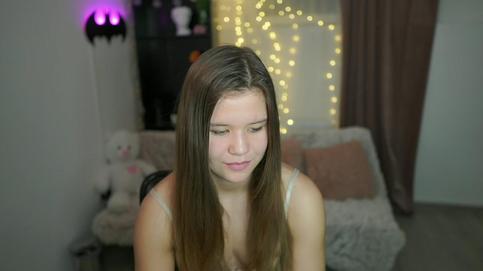 Gallery image thumbnail from Alaina__Fox's myfreecams stream on, 04/14/2024, 12:08 image 17 of 20