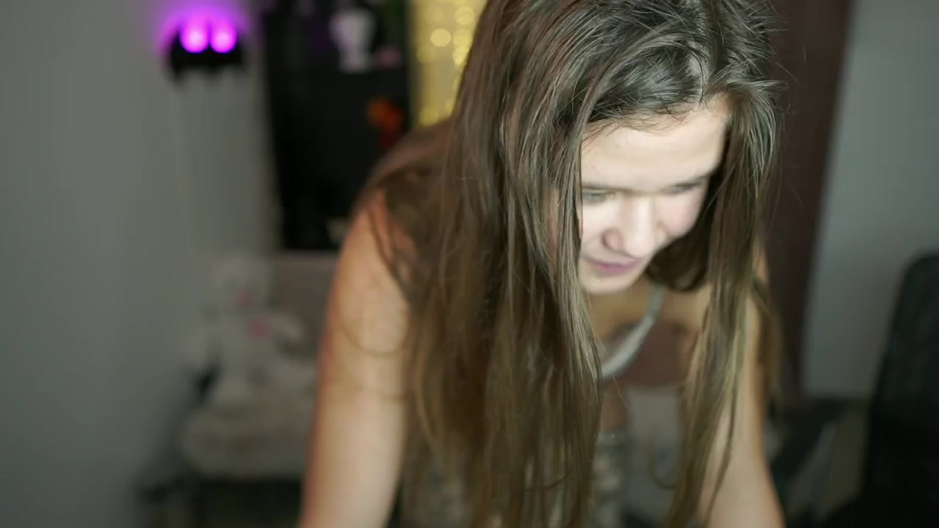 Gallery image thumbnail from Alaina__Fox's myfreecams stream on, 04/14/2024, 12:08 image 3 of 20