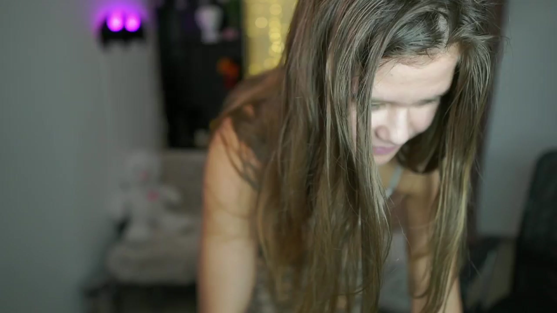 Gallery image thumbnail from Alaina__Fox's myfreecams stream on, 04/14/2024, 12:08 image 4 of 20