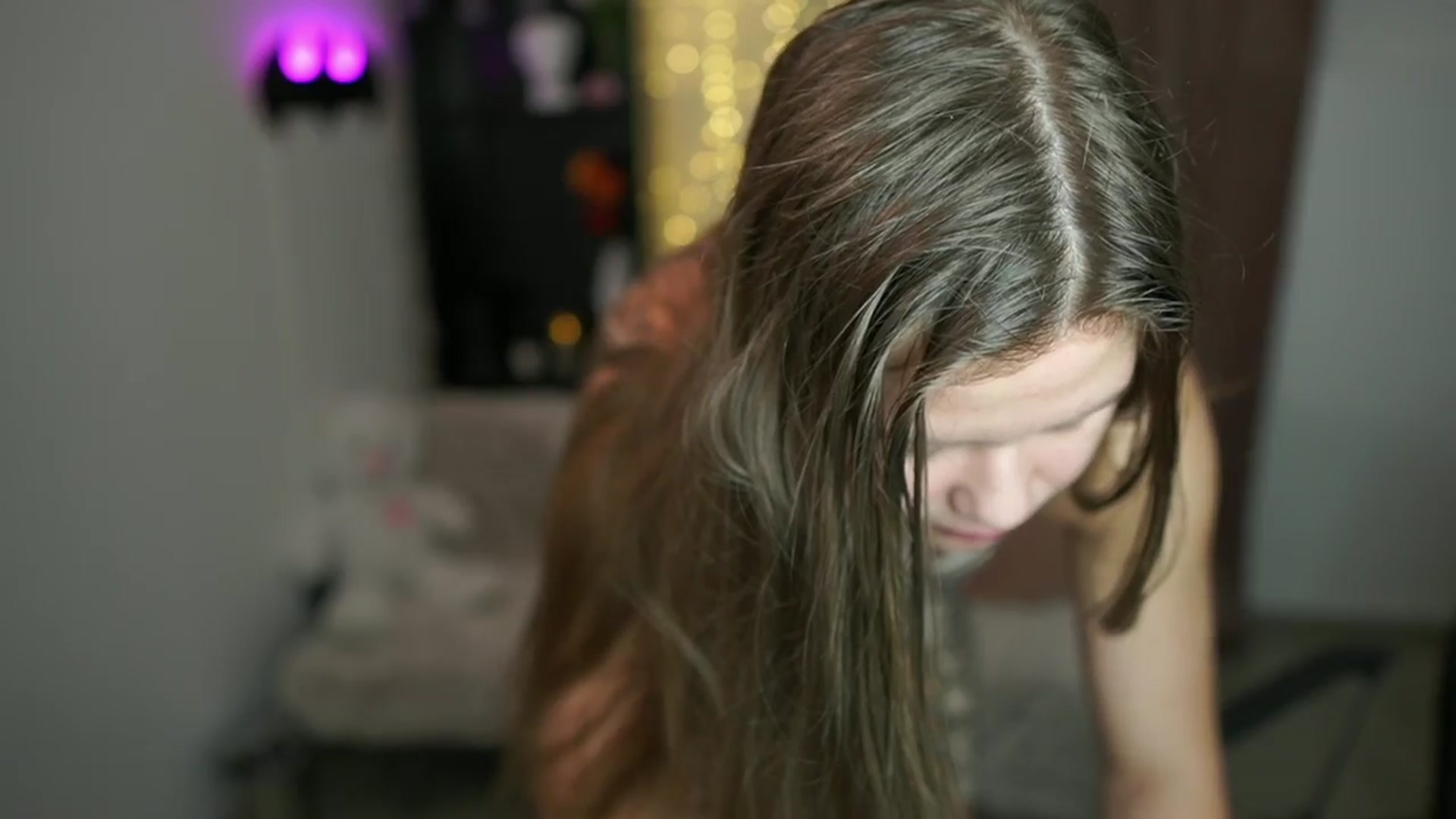 Gallery image thumbnail from Alaina__Fox's myfreecams stream on, 04/14/2024, 15:34 image 9 of 20