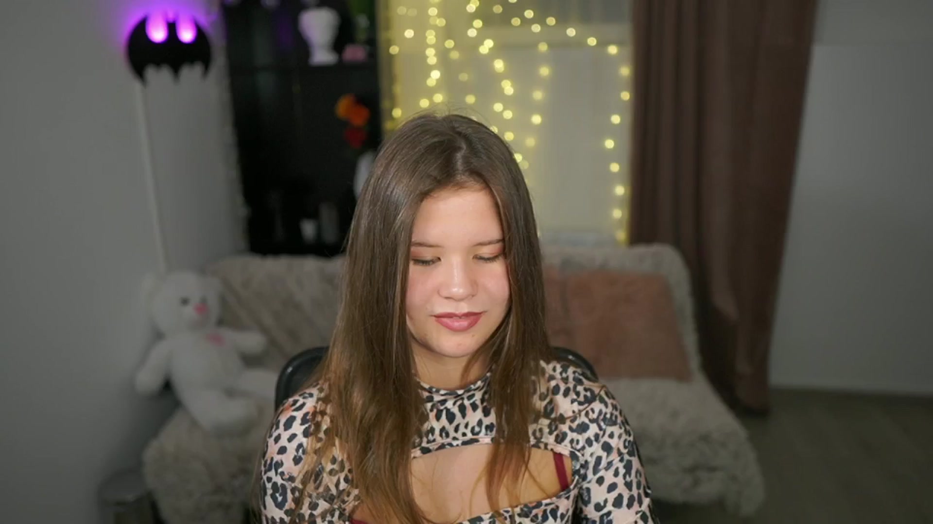 Gallery image thumbnail from Alaina__Fox's myfreecams stream on, 04/26/2024, 20:01 image 20 of 20