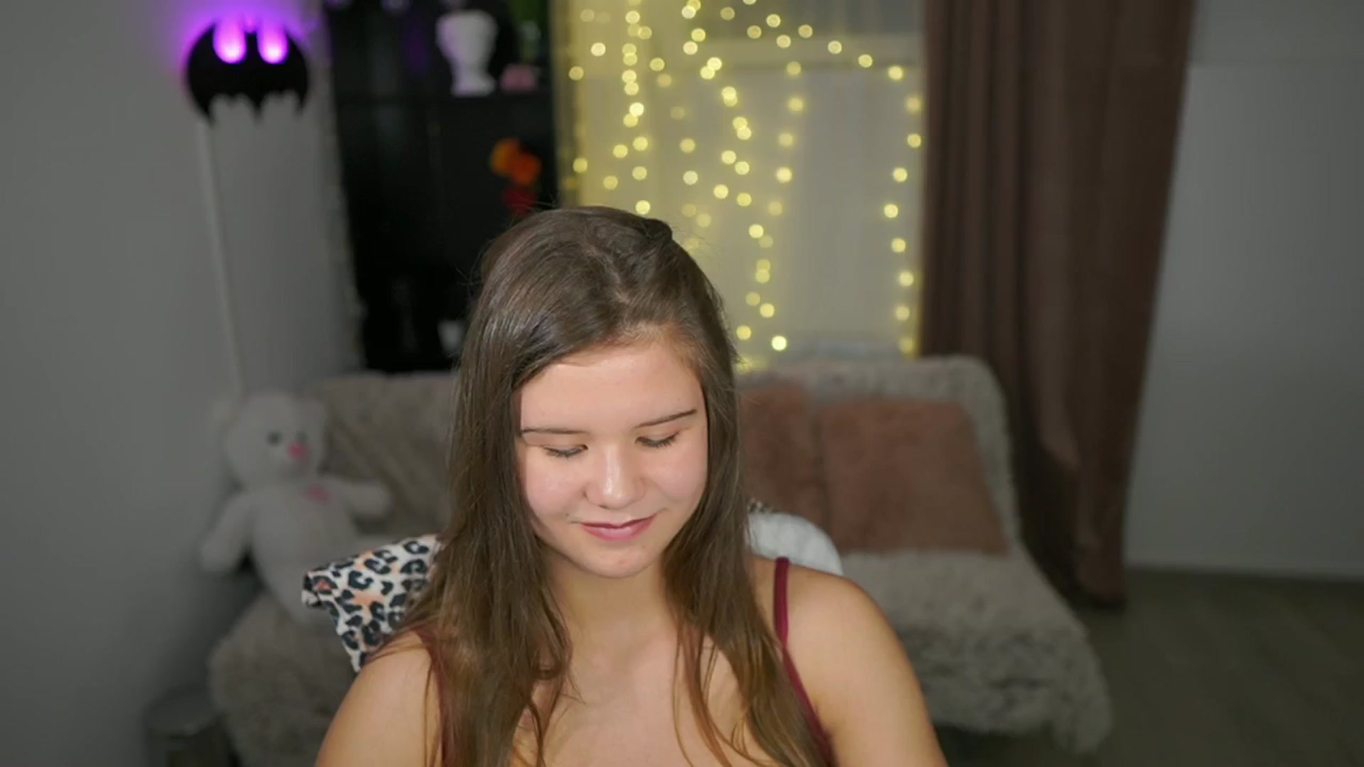 Gallery image thumbnail from Alaina__Fox's myfreecams stream on, 04/26/2024, 23:06 image 9 of 20