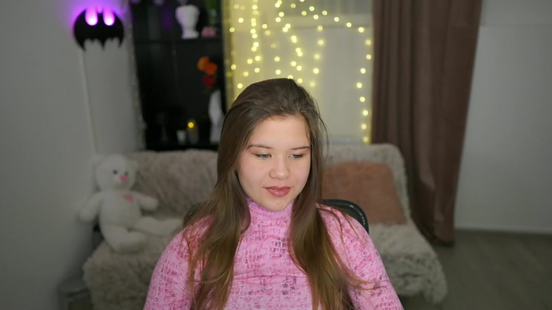 Gallery image thumbnail from Alaina__Fox's myfreecams stream on, 04/27/2024, 08:56 image 1 of 20