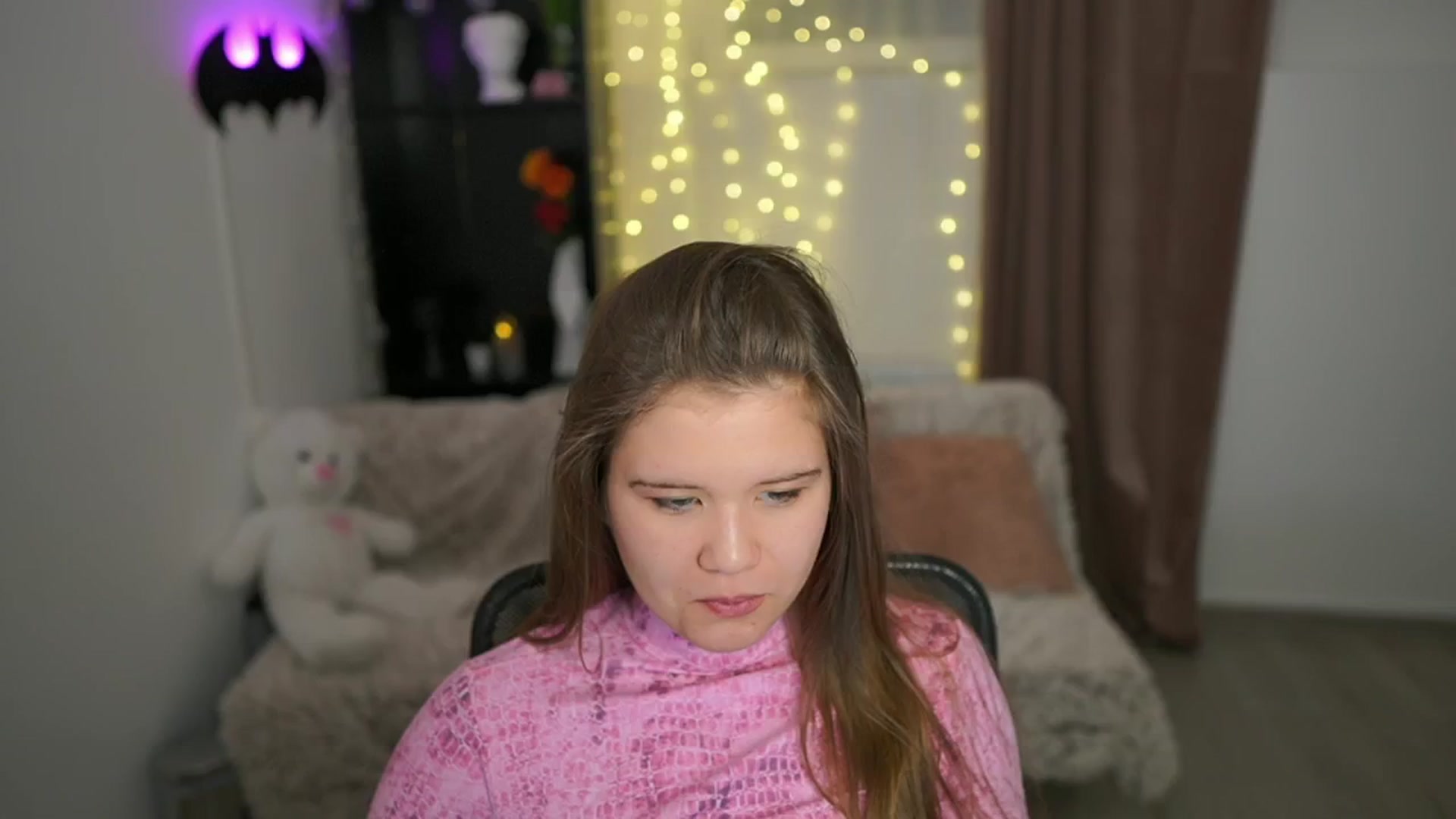 Gallery image thumbnail from Alaina__Fox's myfreecams stream on, 04/27/2024, 10:42 image 1 of 20