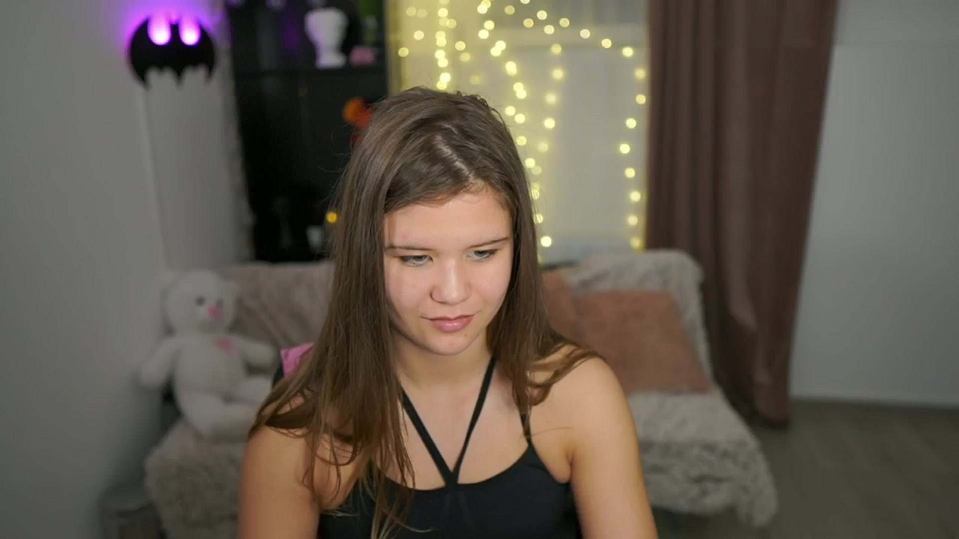 Gallery image thumbnail from Alaina__Fox's myfreecams stream on, 04/27/2024, 12:43 image 20 of 20