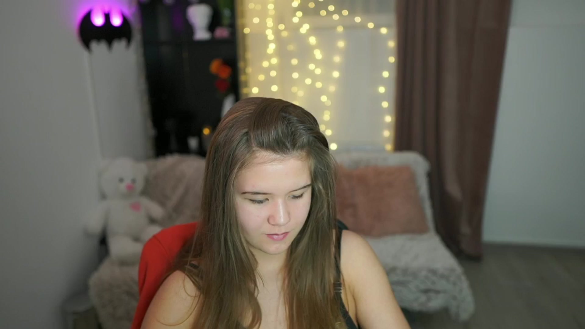 Gallery image thumbnail from Alaina__Fox's myfreecams stream on, 04/28/2024, 15:52 image 6 of 20