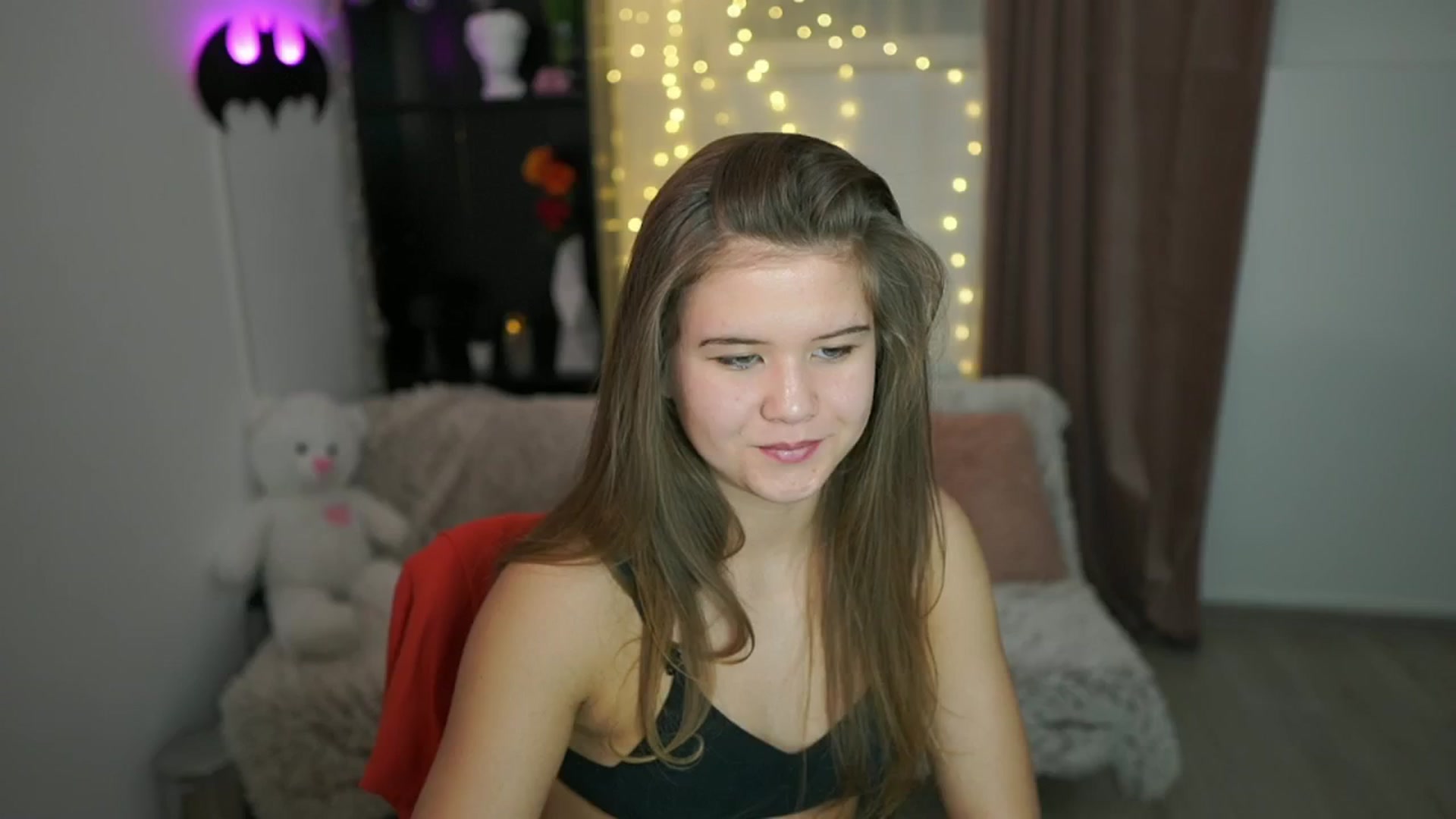 Gallery image thumbnail from Alaina__Fox's myfreecams stream on, 04/28/2024, 15:52 image 5 of 20