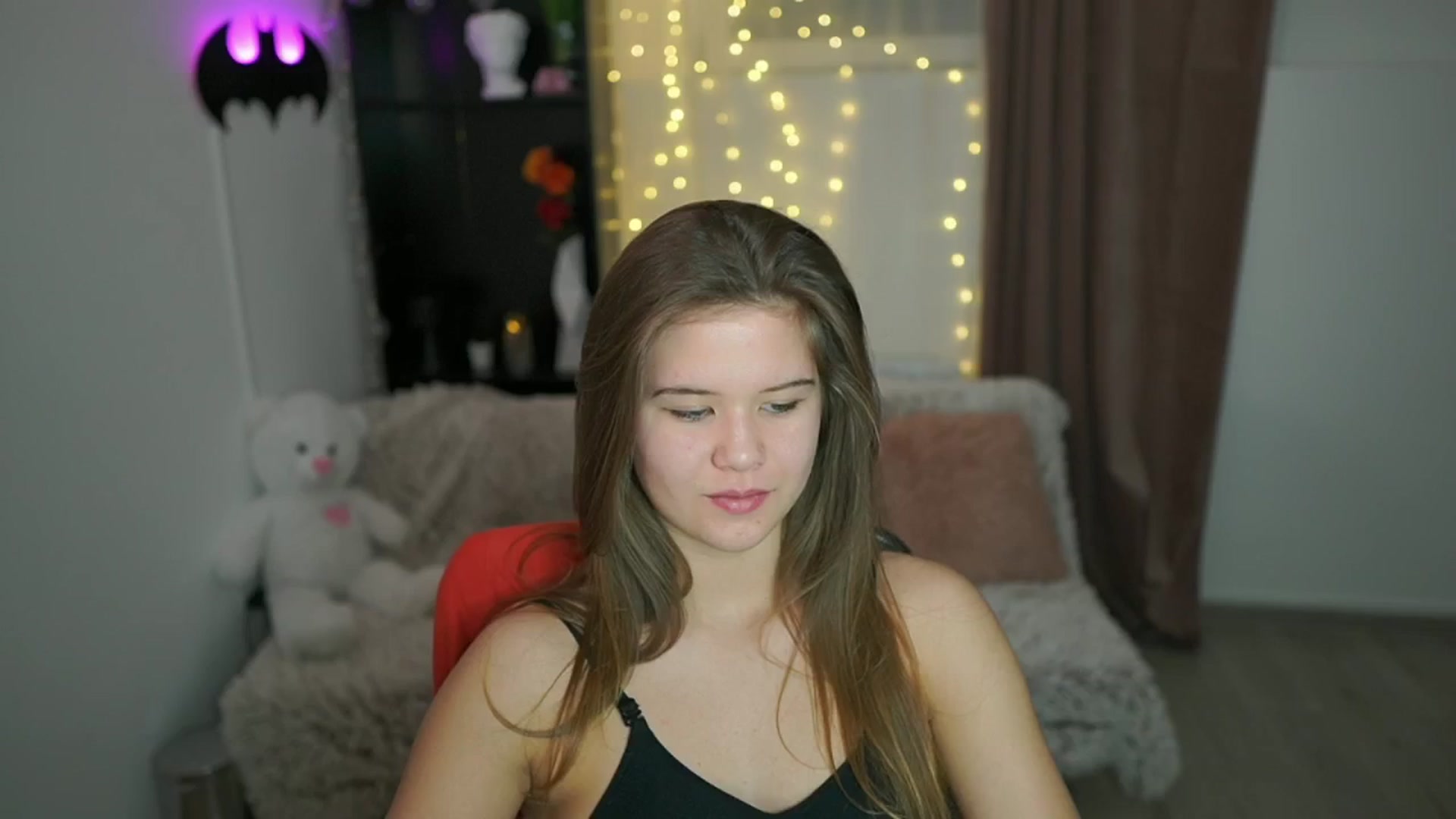 Gallery image thumbnail from Alaina__Fox's myfreecams stream on, 04/28/2024, 15:52 image 1 of 20
