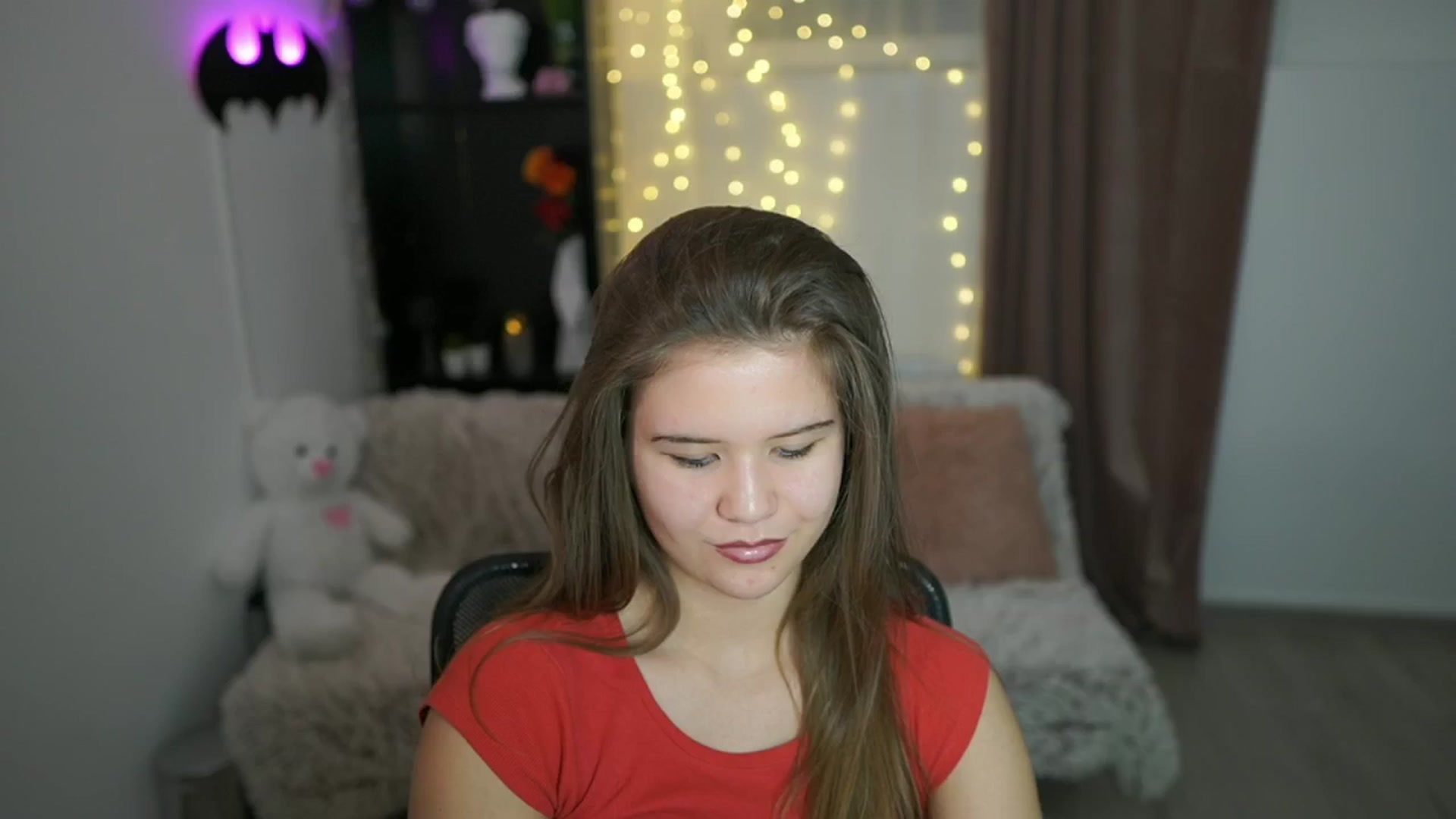 Gallery image thumbnail from Alaina__Fox's myfreecams stream on, 04/28/2024, 16:36 image 7 of 20