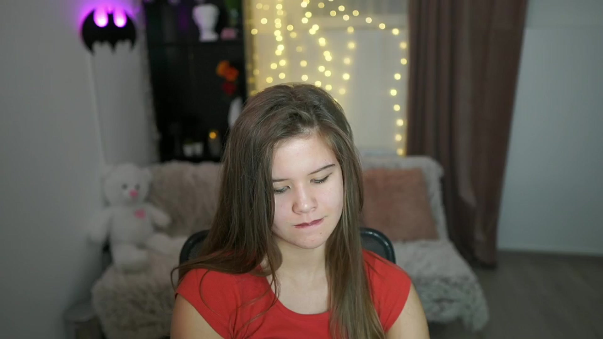 Gallery image thumbnail from Alaina__Fox's myfreecams stream on, 04/28/2024, 16:36 image 4 of 20