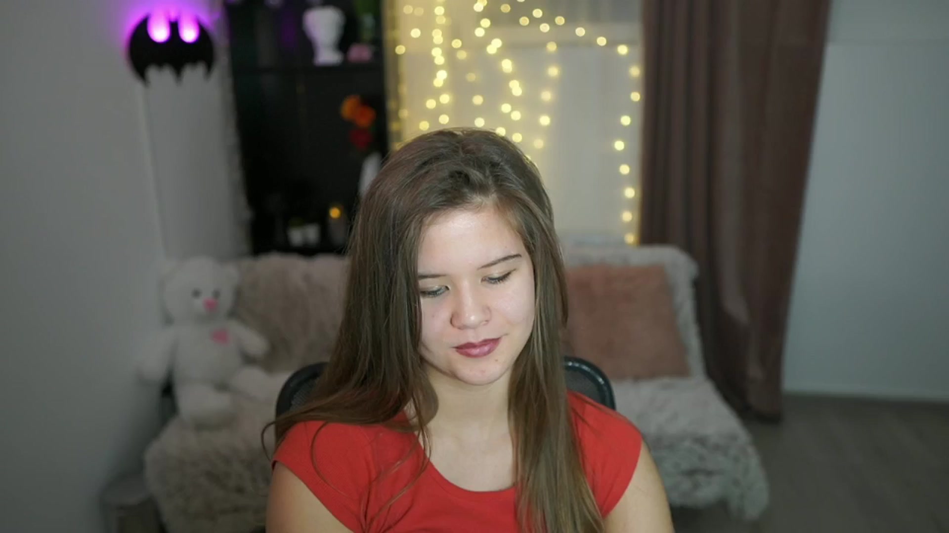 Gallery image thumbnail from Alaina__Fox's myfreecams stream on, 04/28/2024, 16:36 image 3 of 20
