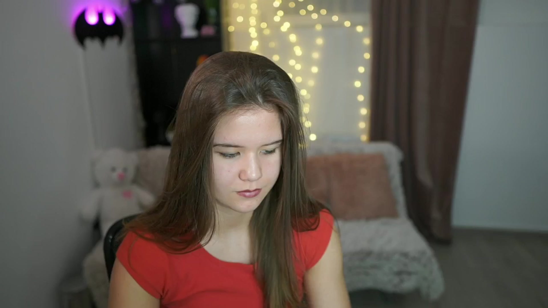 Gallery image thumbnail from Alaina__Fox's myfreecams stream on, 04/28/2024, 16:36 image 14 of 20