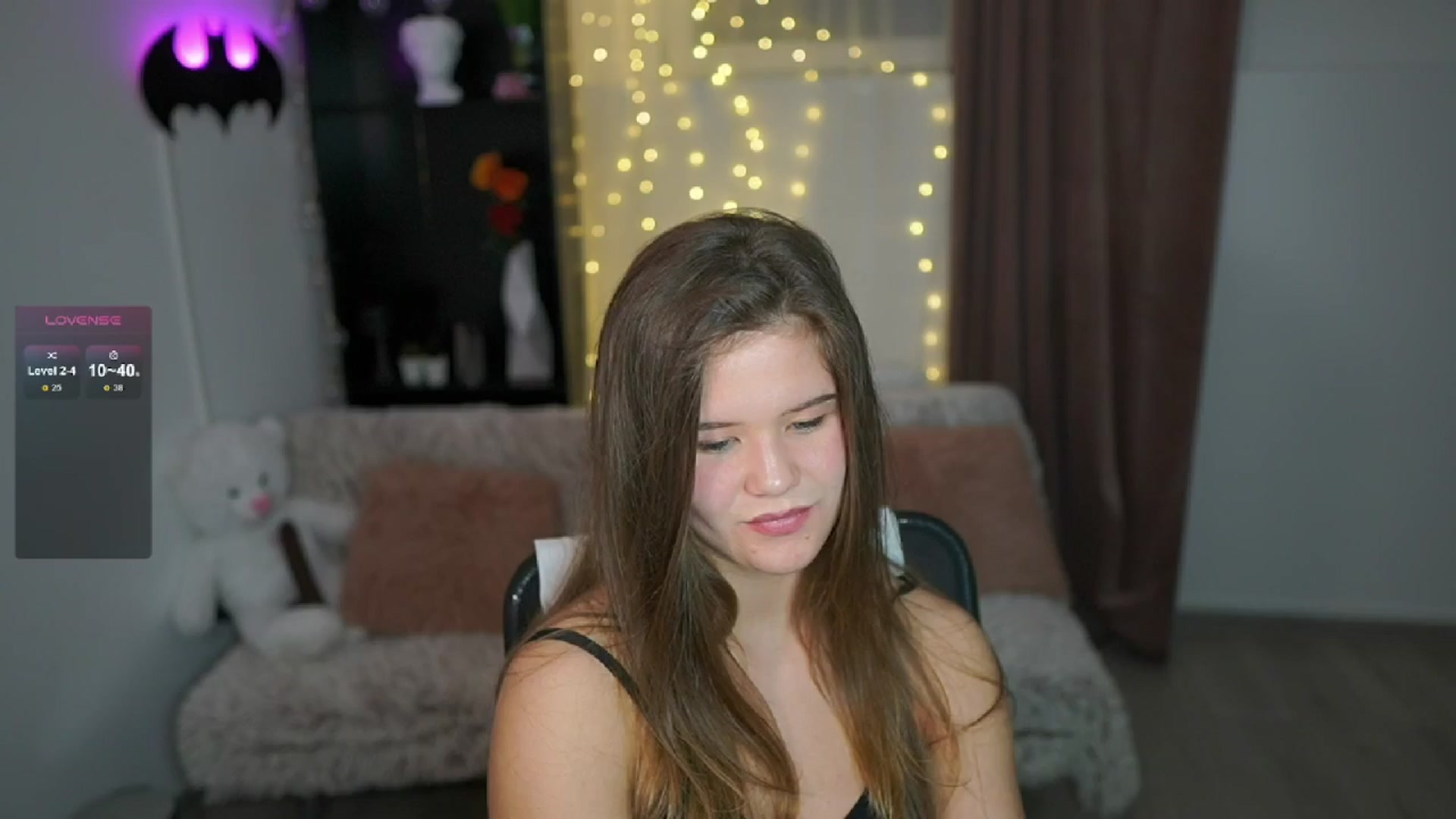 Gallery image thumbnail from Alaina__Fox's myfreecams stream on, 05/02/2024, 20:12 image 17 of 20