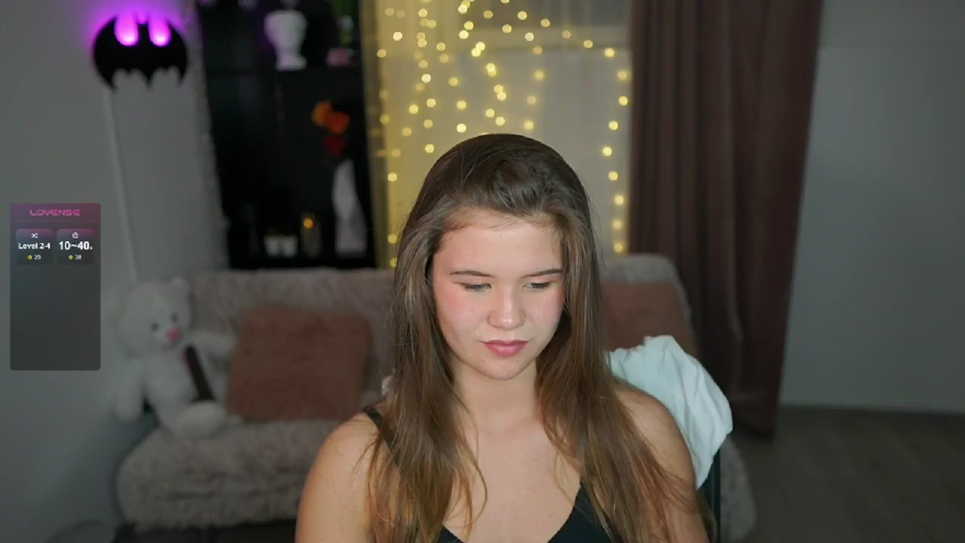Gallery image thumbnail from Alaina__Fox's myfreecams stream on, 05/02/2024, 20:12 image 8 of 20