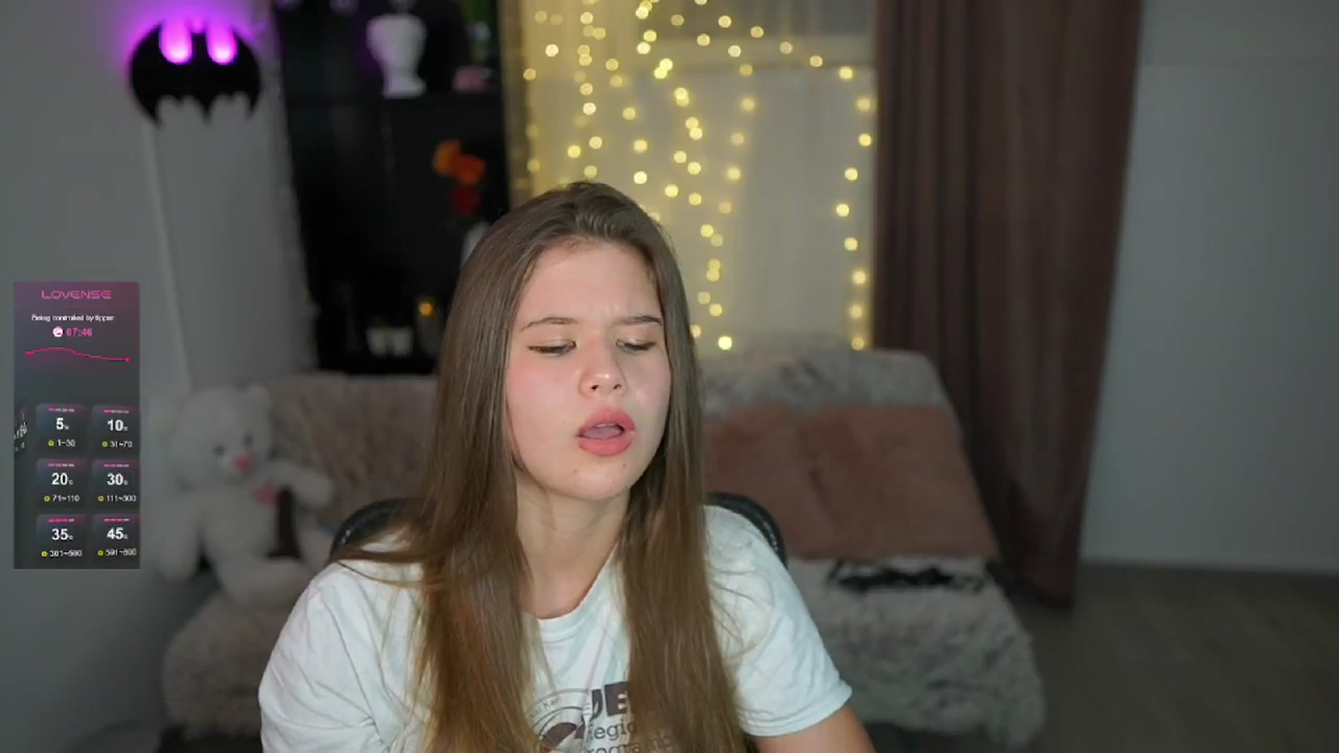 Gallery image thumbnail from Alaina__Fox's myfreecams stream on, 05/02/2024, 22:57 image 8 of 20