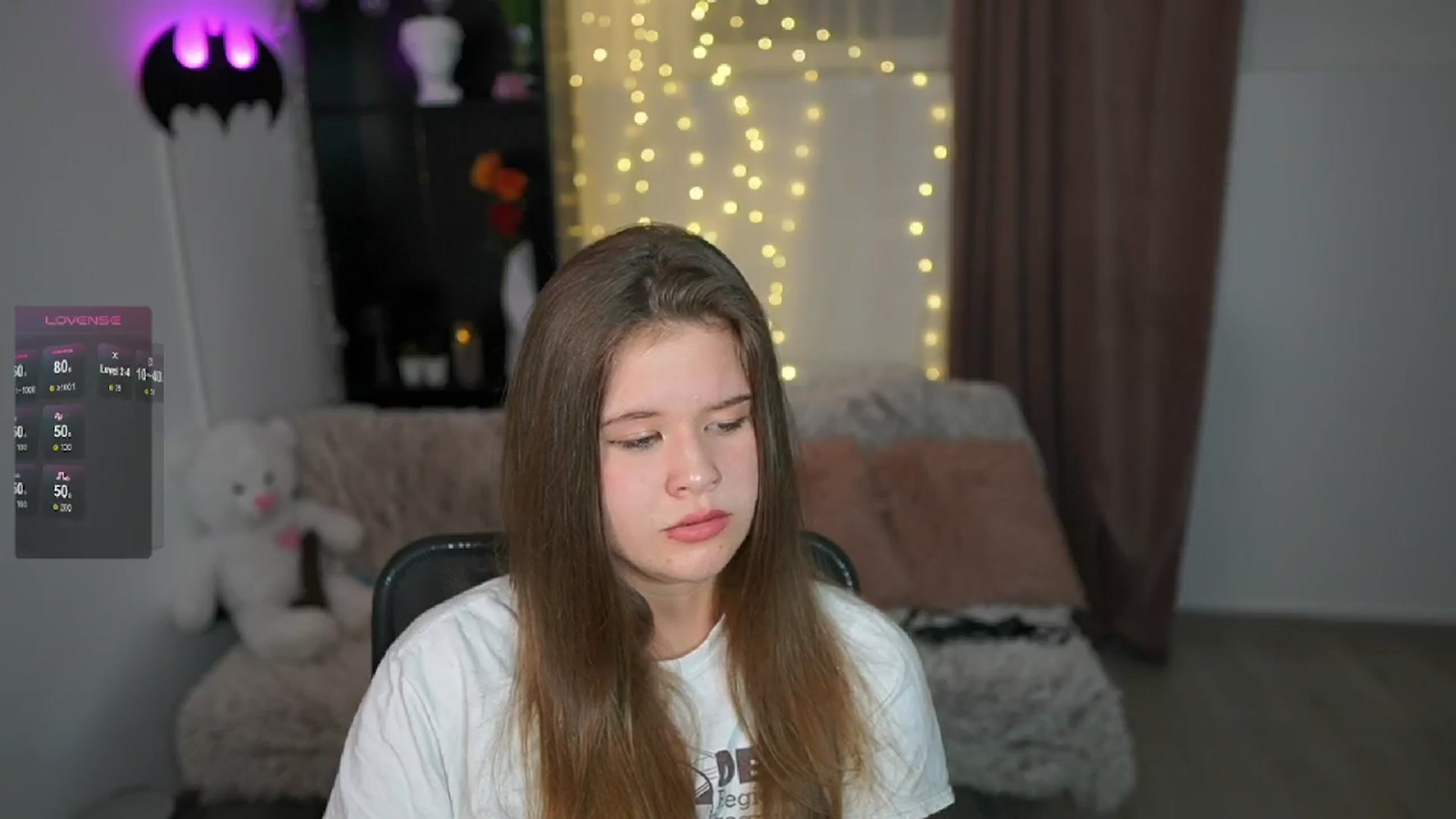 Gallery image thumbnail from Alaina__Fox's myfreecams stream on, 05/02/2024, 22:57 image 19 of 20