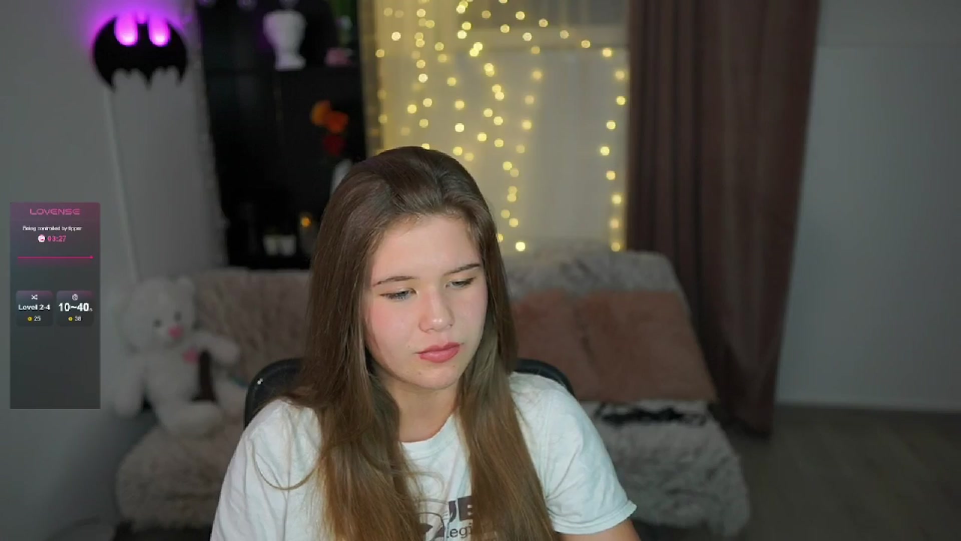 Gallery image thumbnail from Alaina__Fox's myfreecams stream on, 05/02/2024, 22:57 image 13 of 20