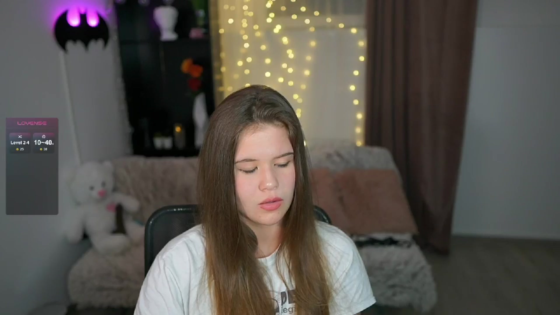 Gallery image thumbnail from Alaina__Fox's myfreecams stream on, 05/02/2024, 22:57 image 20 of 20