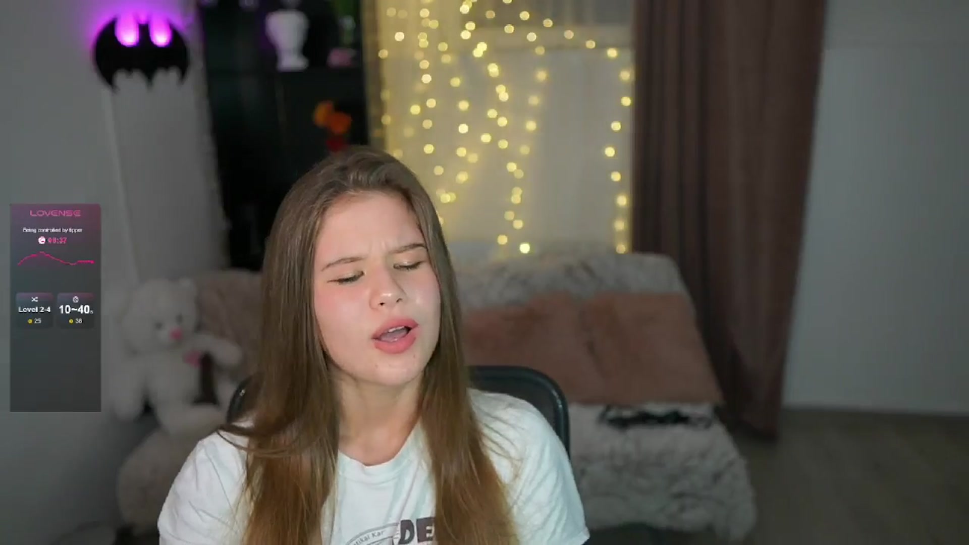 Gallery image thumbnail from Alaina__Fox's myfreecams stream on, 05/02/2024, 22:57 image 7 of 20