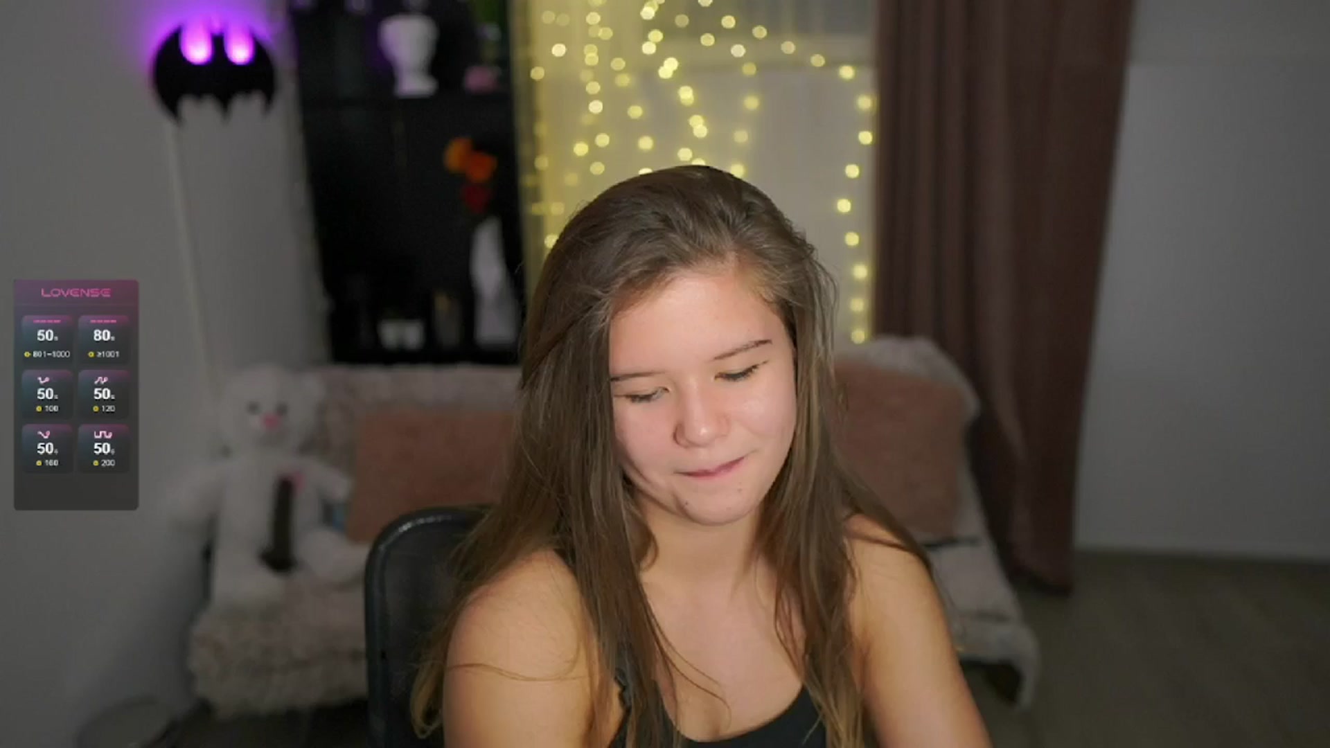 Gallery image thumbnail from Alaina__Fox's myfreecams stream on, 05/04/2024, 08:54 image 15 of 20